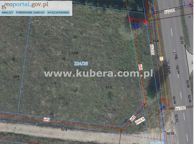 Prąd na działce, woda i kanalizacja w drodze